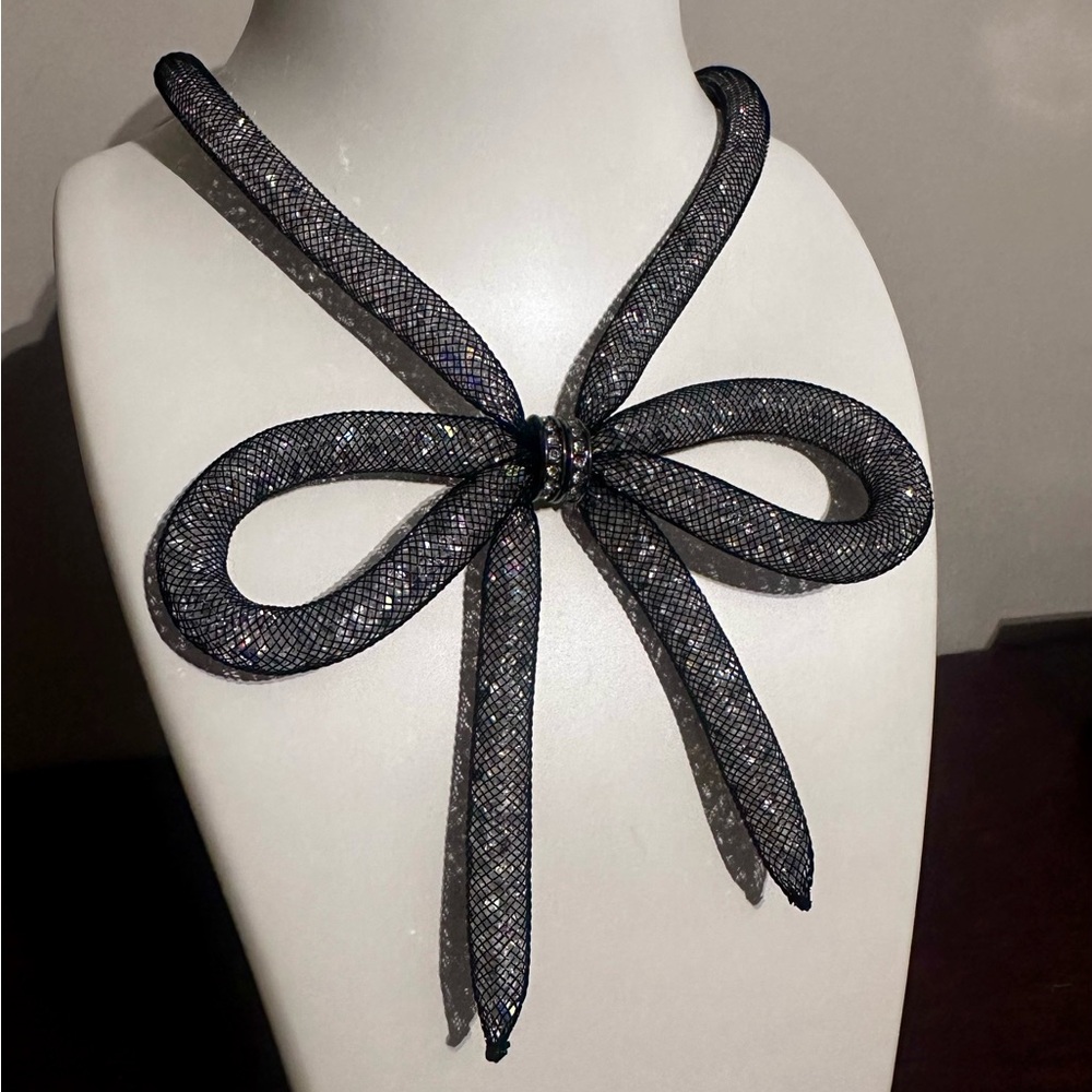 NWT Betsey Johnson Mesh Ribbon Bow Tie Necklace Crystal Gem Filled